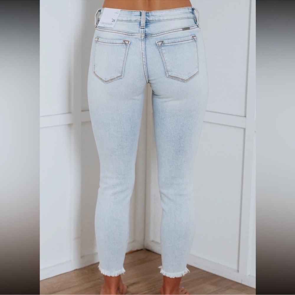 KanCan Light Wash Ankle Jeans